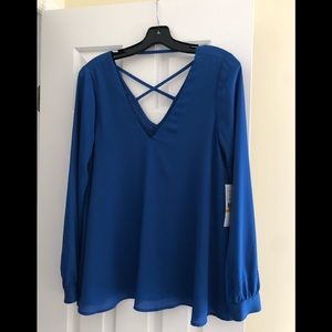 Karen Kane v-neck & cross back top. NWT